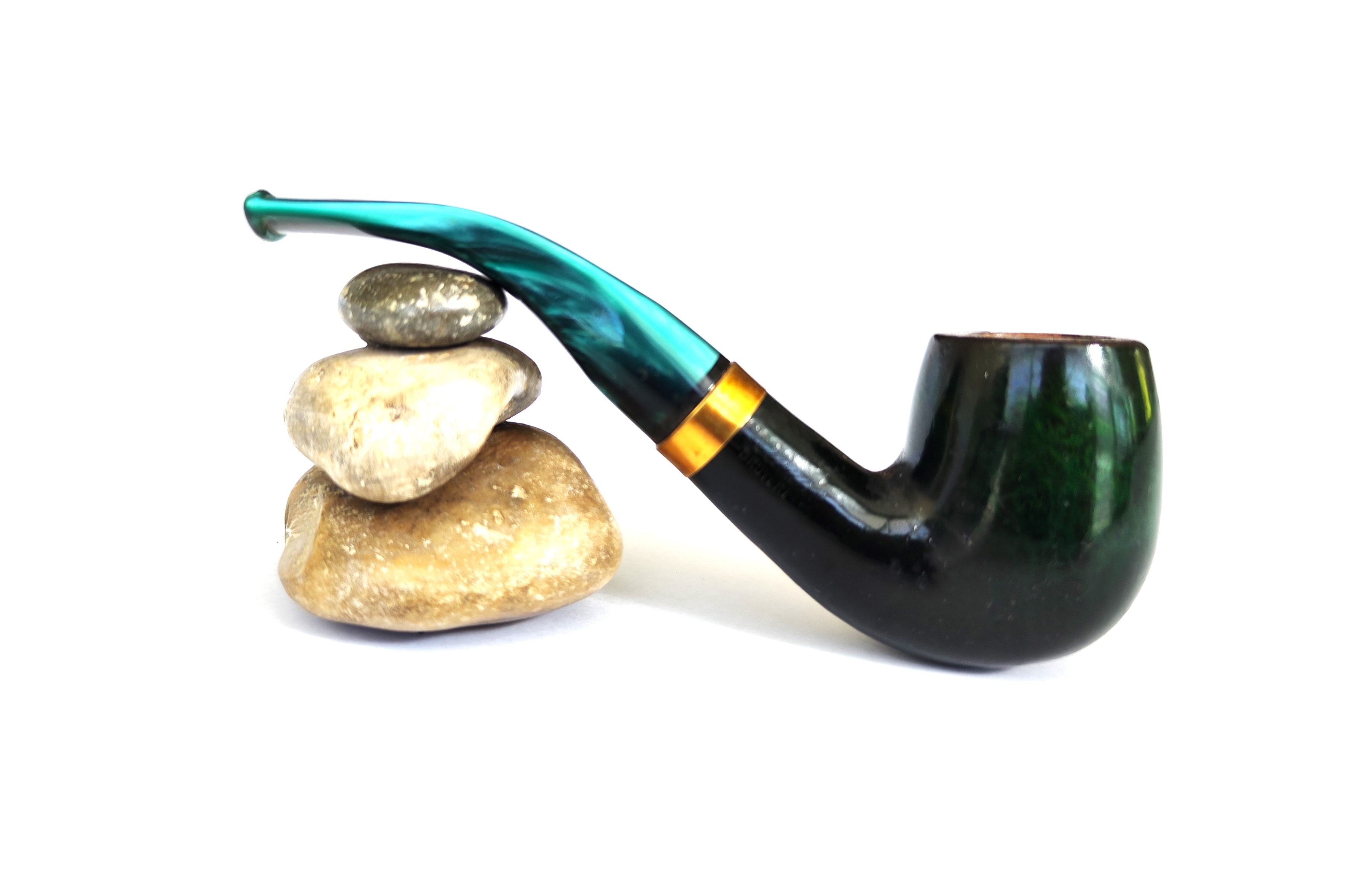 EWA Saint-Claude Emerald Green – Bent Billiard Estate Pipe
