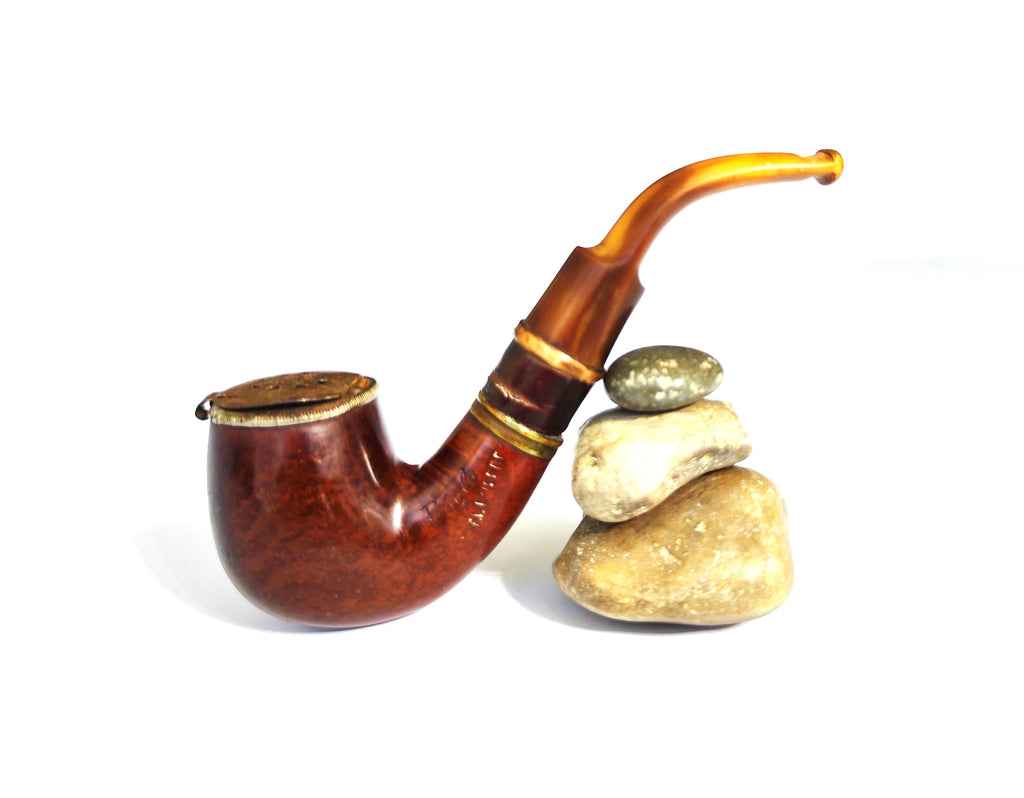 Bayle Val d’Isere (704) – Heritage Horn & Cherrywood Bent Billiard Estate Pipe