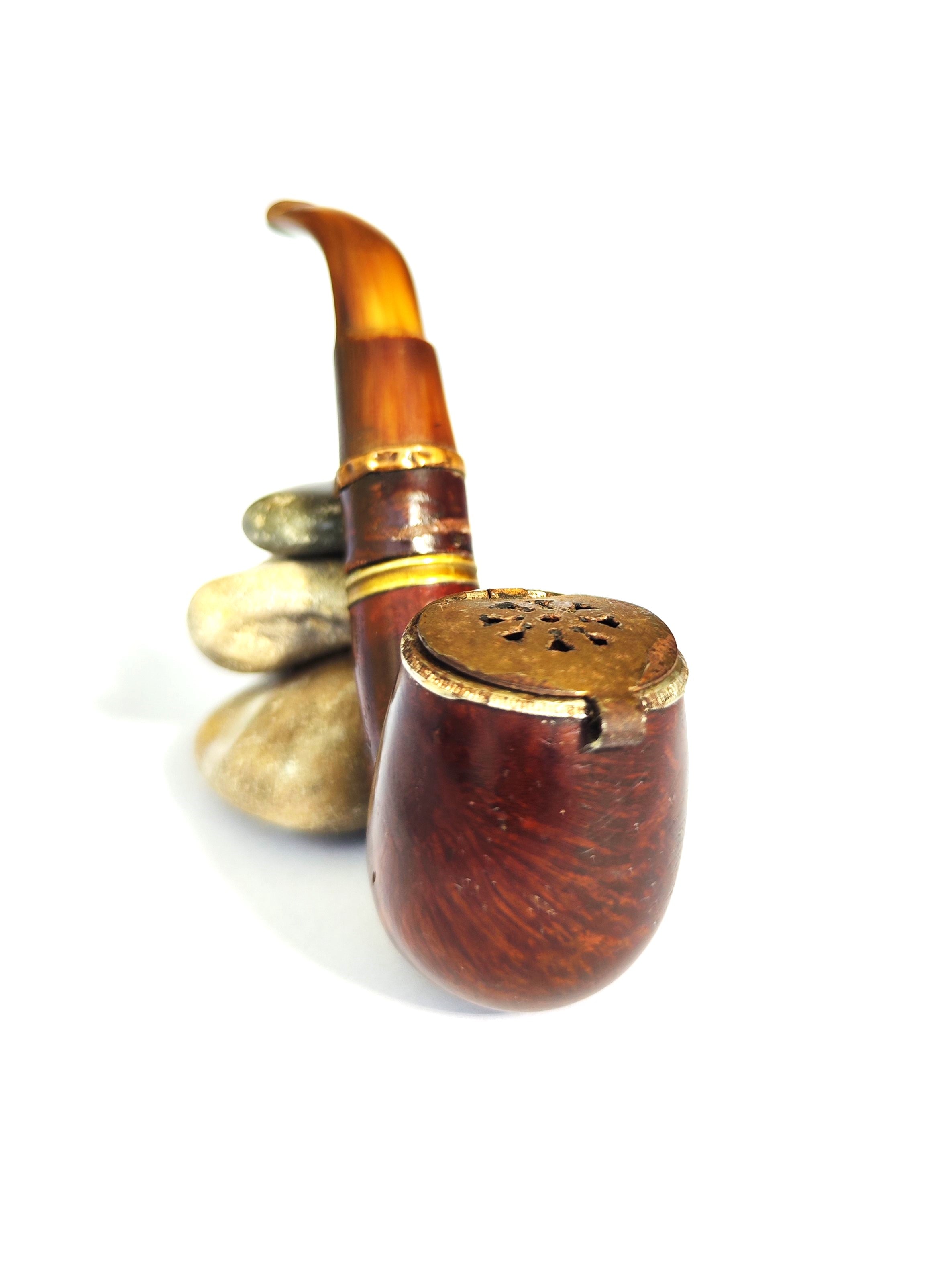 Bayle Val d’Isere (704) – Heritage Horn & Cherrywood Bent Billiard Estate Pipe