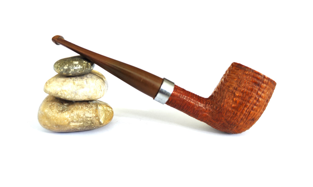 Unbranded Italian Estate Pipe – Delicate Rusticated Billiard