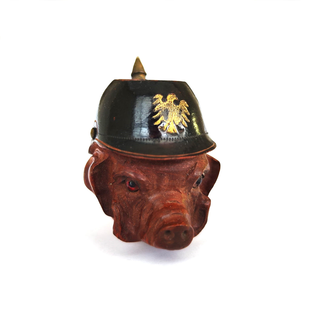 WWI French Anti-German Satirical Figural Pipe – Kaiser Wilhelm II Caricature as a Pig with Pickelhaube, Unsmoked Horn Stem