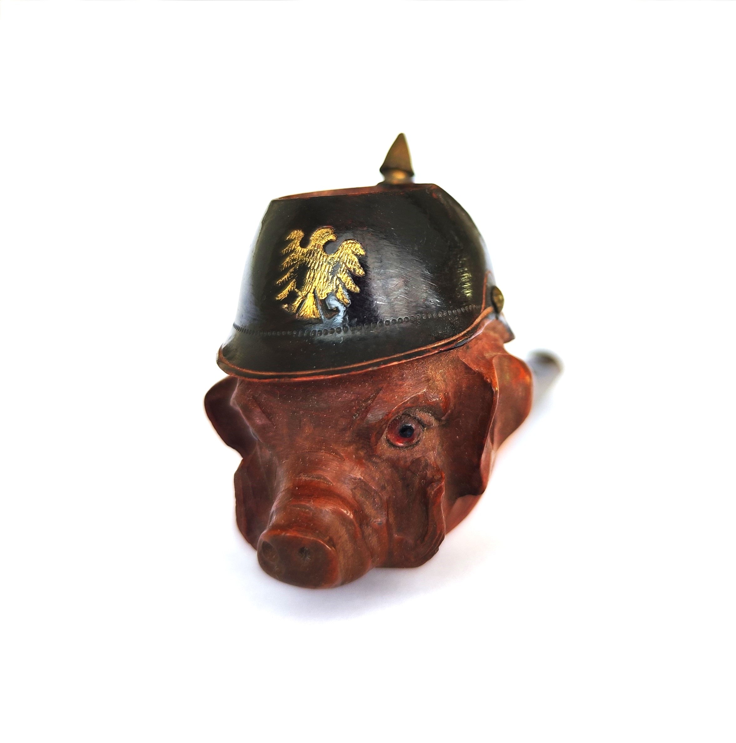 WWI French Anti-German Satirical Figural Pipe – Kaiser Wilhelm II Caricature as a Pig with Pickelhaube, Unsmoked Horn Stem