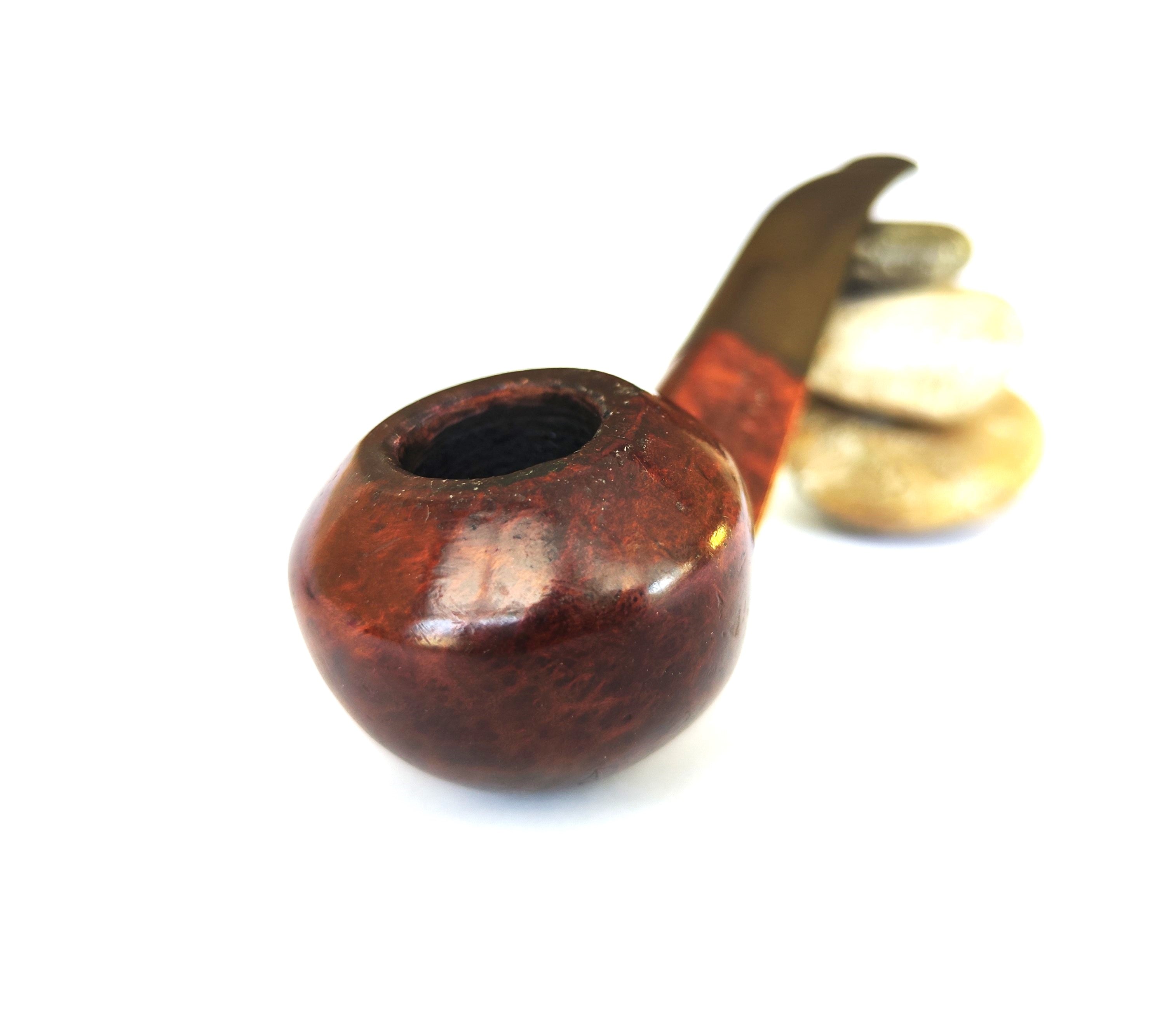 International Selection – Bent Bulldog Estate Pipe (by Charatan's)