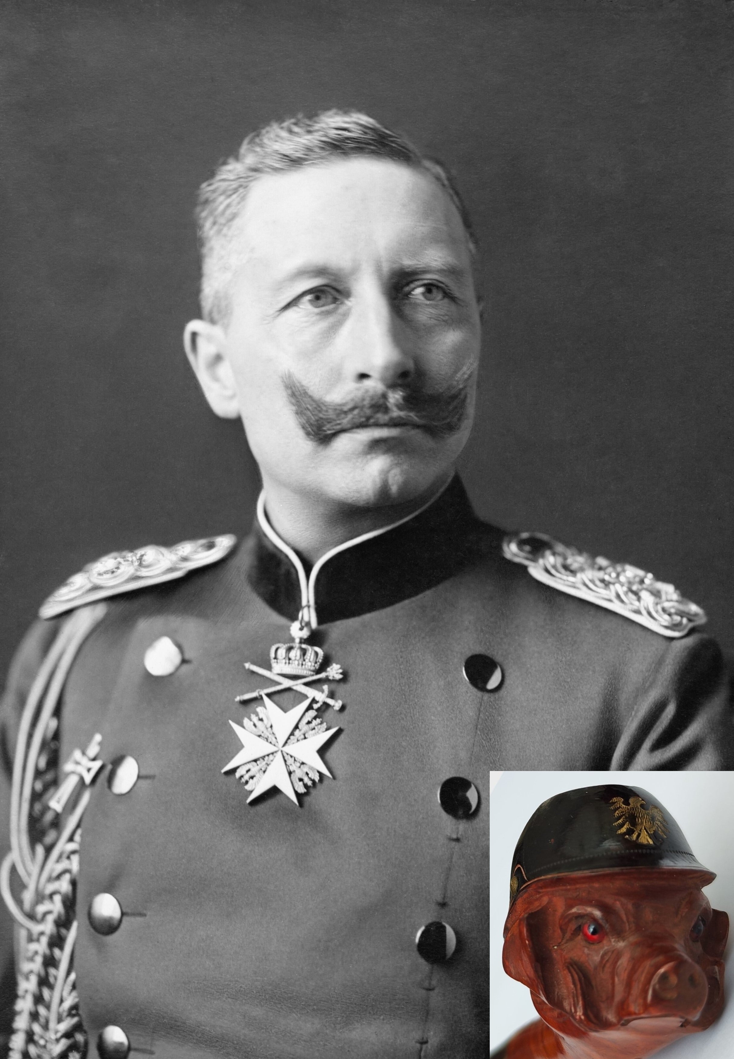 WWI French Anti-German Satirical Figural Pipe – Kaiser Wilhelm II Caricature as a Pig with Pickelhaube, Unsmoked Horn Stem